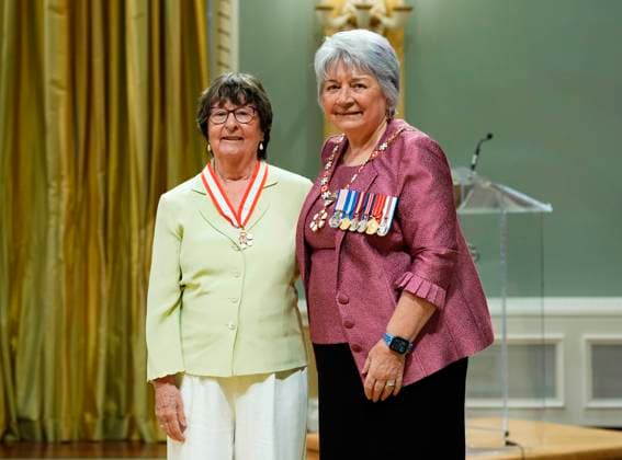 June 25, 2025, Ottawa, On, Canada: Maureen Jennings of Toronto, author of crime novels including the Detective Murdoch series, is invested as an Officer of the Order of Canada by Gov. Gen. Mary Simon during a ceremony at Rideau Hall in Ottawa, on Wednesday, June 25, 2025. Ottawa Canada  - ZUMAc35_ 20250625_zaf_c35_049 Copyright: xJustinxTangx