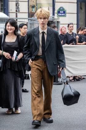 PFW AMI Men s Spring 2026 - Arrivals NB Chengen Yu attends the AMI show as part of Paris Men s Spring 2026 Fashion Week on June 25, 2025 in Paris, France. Photo by Nasser Berzane ABACAPRESS.COM Paris France  Copyright: xBerzanexNasser ABACAx