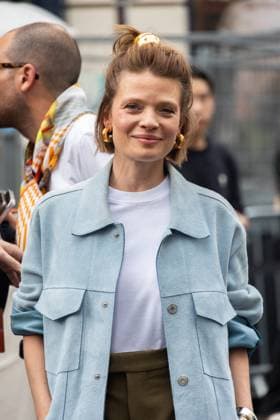 PFW AMI Men s Spring 2026 - Arrivals NB Mélanie Thierry attends the AMI show as part of Paris Men s Spring 2026 Fashion Week on June 25, 2025 in Paris, France. Photo by Nasser Berzane ABACAPRESS.COM Paris France  Copyright: xBerzanexNasser ABACAx