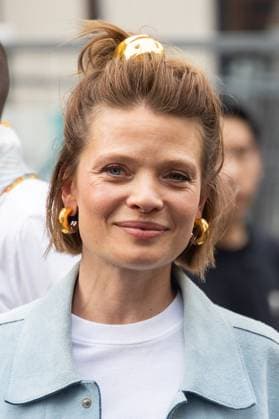 PFW AMI Men s Spring 2026 - Arrivals NB Mélanie Thierry attends the AMI show as part of Paris Men s Spring 2026 Fashion Week on June 25, 2025 in Paris, France. Photo by Nasser Berzane ABACAPRESS.COM Paris France  Copyright: xBerzanexNasser ABACAx