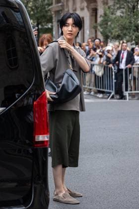 PFW AMI Men s Spring 2026 - Arrivals NB Dori Sakurada attends the AMI show as part of Paris Men s Spring 2026 Fashion Week on June 25, 2025 in Paris, France. Photo by Nasser Berzane ABACAPRESS.COM Paris France  Copyright: xBerzanexNasser ABACAx