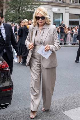 PFW AMI Men s Spring 2026 - Arrivals NB Amanda Lear attends the AMI show as part of Paris Men s Spring 2026 Fashion Week on June 25, 2025 in Paris, France. Photo by Nasser Berzane ABACAPRESS.COM Paris France  Copyright: xBerzanexNasser ABACAx