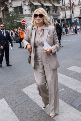 PFW AMI Men s Spring 2026 - Arrivals NB Amanda Lear attends the AMI show as part of Paris Men s Spring 2026 Fashion Week on June 25, 2025 in Paris, France. Photo by Nasser Berzane ABACAPRESS.COM Paris France  Copyright: xBerzanexNasser ABACAx