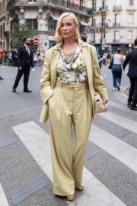 PFW AMI Men s Spring 2026 - Arrivals NB Emmanuelle Béart attends the AMI show as part of Paris Men s Spring 2026 Fashion Week on June 25, 2025 in Paris, France. Photo by Nasser Berzane ABACAPRESS.COM Paris France  Copyright: xBerzanexNasser ABACAx