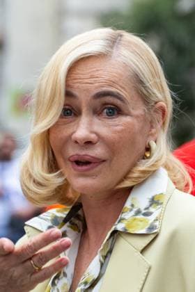 PFW AMI Men s Spring 2026 - Arrivals NB Emmanuelle Béart attends the AMI show as part of Paris Men s Spring 2026 Fashion Week on June 25, 2025 in Paris, France. Photo by Nasser Berzane ABACAPRESS.COM Paris France  Copyright: xBerzanexNasser ABACAx