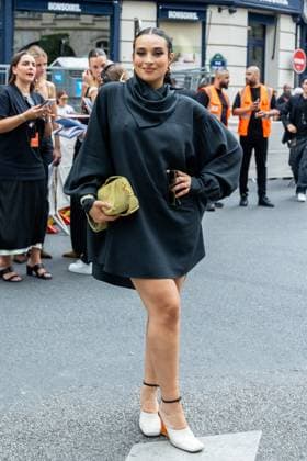 PFW AMI Men s Spring 2026 - Arrivals NB Camélia Jordana attends the AMI show as part of Paris Men s Spring 2026 Fashion Week on June 25, 2025 in Paris, France. Photo by Nasser Berzane ABACAPRESS.COM Paris France  Copyright: xBerzanexNasser ABACAx