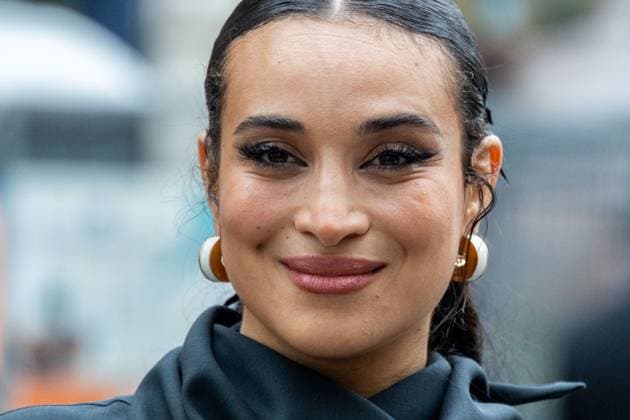 PFW AMI Men s Spring 2026 - Arrivals NB Camélia Jordana attends the AMI show as part of Paris Men s Spring 2026 Fashion Week on June 25, 2025 in Paris, France. Photo by Nasser Berzane ABACAPRESS.COM Paris France  Copyright: xBerzanexNasser ABACAx