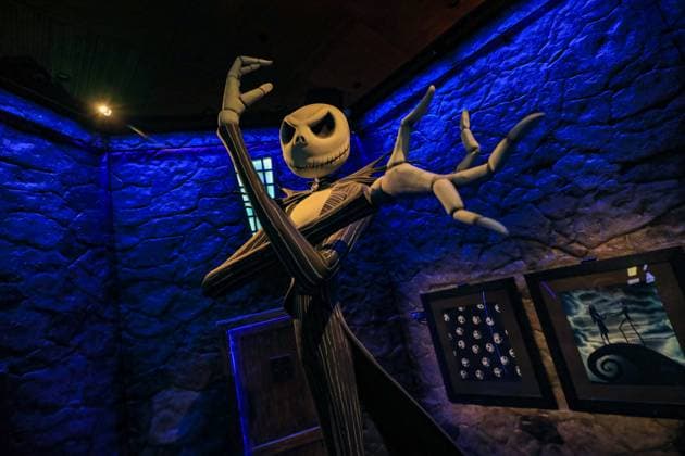 June 25, 2025, Mexico City, Ciudad de Mexico, Mexico: Fictional characters created by American director, producer, screenwriter, cartoonist, and writer Tim Burton are seen during a tour of the immersive exhibition Tim Burton s Labyrinth at Lienzo Charro. on June 25, 2025 in Mexico City, Mexico. Mexico City Mexico - ZUMAe321 20250625_zea_e321_026 Copyright: xIanxRoblesx