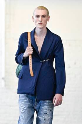 Défilé Hed Mayner Collection Homme Prêt à Porter Printemps Eté 2026 lors de la Fashion Week de Paris PFW Défilé Hed Mayner Collection Homme Prêt à Porter Printemps Eté 2026 lors de la Fashion Week de Paris, le 25 juin 2025 Fashion Show Men Ready to Wear Spring Summer 2026 Collection at Paris Fashion Week on june 25th 2025 Paris France  Copyright: xAgencex xBestimagexAgencex xBestimagex