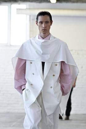 Défilé Hed Mayner Collection Homme Prêt à Porter Printemps Eté 2026 lors de la Fashion Week de Paris PFW Défilé Hed Mayner Collection Homme Prêt à Porter Printemps Eté 2026 lors de la Fashion Week de Paris, le 25 juin 2025 Fashion Show Men Ready to Wear Spring Summer 2026 Collection at Paris Fashion Week on june 25th 2025 Paris France  Copyright: xAgencex xBestimagexAgencex xBestimagex