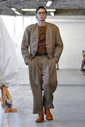 Défilé Hed Mayner Collection Homme Prêt à Porter Printemps Eté 2026 lors de la Fashion Week de Paris PFW Défilé Hed Mayner Collection Homme Prêt à Porter Printemps Eté 2026 lors de la Fashion Week de Paris, le 25 juin 2025 Fashion Show Men Ready to Wear Spring Summer 2026 Collection at Paris Fashion Week on june 25th 2025 Paris France  Copyright: xAgencex xBestimagexAgencex xBestimagex