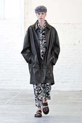 Défilé Hed Mayner Collection Homme Prêt à Porter Printemps Eté 2026 lors de la Fashion Week de Paris PFW Défilé Hed Mayner Collection Homme Prêt à Porter Printemps Eté 2026 lors de la Fashion Week de Paris, le 25 juin 2025 Fashion Show Men Ready to Wear Spring Summer 2026 Collection at Paris Fashion Week on june 25th 2025 Paris France  Copyright: xAgencex xBestimagexAgencex xBestimagex