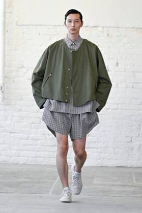 Défilé Hed Mayner Collection Homme Prêt à Porter Printemps Eté 2026 lors de la Fashion Week de Paris PFW Défilé Hed Mayner Collection Homme Prêt à Porter Printemps Eté 2026 lors de la Fashion Week de Paris, le 25 juin 2025 Fashion Show Men Ready to Wear Spring Summer 2026 Collection at Paris Fashion Week on june 25th 2025 Paris France  Copyright: xAgencex xBestimagexAgencex xBestimagex
