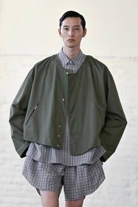 Défilé Hed Mayner Collection Homme Prêt à Porter Printemps Eté 2026 lors de la Fashion Week de Paris PFW Défilé Hed Mayner Collection Homme Prêt à Porter Printemps Eté 2026 lors de la Fashion Week de Paris, le 25 juin 2025 Fashion Show Men Ready to Wear Spring Summer 2026 Collection at Paris Fashion Week on june 25th 2025 Paris France  Copyright: xAgencex xBestimagexAgencex xBestimagex