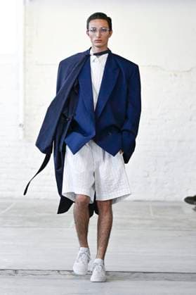 Défilé Hed Mayner Collection Homme Prêt à Porter Printemps Eté 2026 lors de la Fashion Week de Paris PFW Défilé Hed Mayner Collection Homme Prêt à Porter Printemps Eté 2026 lors de la Fashion Week de Paris, le 25 juin 2025 Fashion Show Men Ready to Wear Spring Summer 2026 Collection at Paris Fashion Week on june 25th 2025 Paris France  Copyright: xAgencex xBestimagexAgencex xBestimagex