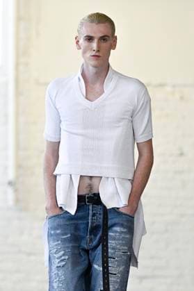 Défilé Hed Mayner Collection Homme Prêt à Porter Printemps Eté 2026 lors de la Fashion Week de Paris PFW Défilé Hed Mayner Collection Homme Prêt à Porter Printemps Eté 2026 lors de la Fashion Week de Paris, le 25 juin 2025 Fashion Show Men Ready to Wear Spring Summer 2026 Collection at Paris Fashion Week on june 25th 2025 Paris France  Copyright: xAgencex xBestimagexAgencex xBestimagex