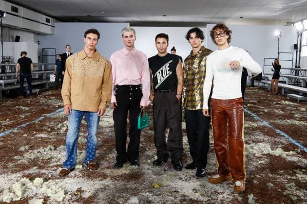Font row of the BLUEMARBLE Menswear Spring Summer 2026 show as part of Paris Fashion Week at the Sorbonne Elevator Boys Bene Schulz, Luis Freitag, Julien Brown, Tim Schaecker and Jacob Rott on the font row of the BLUEMARBLE Menswear Spring Summer 2026 show as part of Paris Fashion Week at the Sorbonne, Paris, France, June 26, 2025 Christophe Clovis Bestimage Celebs attending the Bluemarble Menswear Spring Summer 2026 show as part of Paris Fashion Week on June 26, 2025 in Paris, France Paris France  Copyright: xChristophexClovisx xBestimagexChristophexClovisx xBestimagex