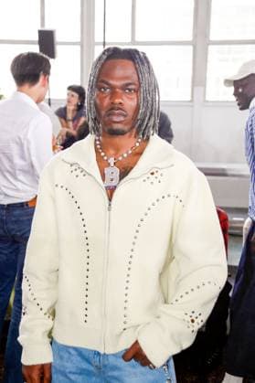 Font row du défilé BLUEMARBLE de la mode homme Printemps Été 2026 dans le cadre de la Fashion Week de Paris à la Sorbonne Chukwuka Ekweani CKay au font row du défilé BLUEMARBLE de la mode homme Printemps Été 2026 dans le cadre de la Fashion Week de Paris à la Sorbonne, à Paris, France, le 26 juin 2025 Christophe Clovis Bestimage Celebs attending the Bluemarble Menswear Spring Summer 2026 show as part of Paris Fashion Week on June 26, 2025 in Paris, France Paris France  Copyright: xChristophexClovisx xBestimagexChristophexClovisx xBestimagex
