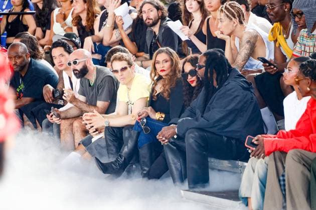 Font row of the BLUEMARBLE Menswear Spring Summer 2026 show as part of Paris Fashion Week at the Sorbonne Tina Knowles, Angela Beyincé and Tauheed Epps 2 Chainz on the font row of the BLUEMARBLE Menswear Spring Summer 2026 show as part of Paris Fashion Week at the Sorbonne, Paris, France, June 26, 2025 Christophe Clovis Bestimage Celebs attending the Bluemarble Menswear Spring Summer 2026 show as part of Paris Fashion Week on June 26, 2025 in Paris, France Paris France  Copyright: xChristophexClovisx xBestimagexChristophexClovisx xBestimagex