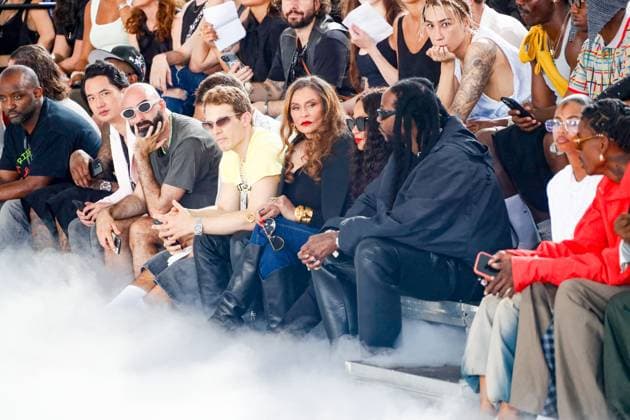 Font row of the BLUEMARBLE Menswear Spring Summer 2026 show as part of Paris Fashion Week at the Sorbonne Tina Knowles, Angela Beyincé and Tauheed Epps 2 Chainz on the font row of the BLUEMARBLE Menswear Spring Summer 2026 show as part of Paris Fashion Week at the Sorbonne, Paris, France, June 26, 2025 Christophe Clovis Bestimage Celebs attending the Bluemarble Menswear Spring Summer 2026 show as part of Paris Fashion Week on June 26, 2025 in Paris, France Paris France  Copyright: xChristophexClovisx xBestimagexChristophexClovisx xBestimagex