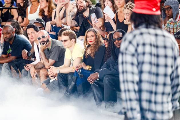 Font row of the BLUEMARBLE Menswear Spring Summer 2026 show as part of Paris Fashion Week at the Sorbonne Tina Knowles, Angela Beyincé and Tauheed Epps 2 Chainz on the font row of the BLUEMARBLE Menswear Spring Summer 2026 show as part of Paris Fashion Week at the Sorbonne, Paris, France, June 26, 2025 Christophe Clovis Bestimage Celebs attending the Bluemarble Menswear Spring Summer 2026 show as part of Paris Fashion Week on June 26, 2025 in Paris, France Paris France  Copyright: xChristophexClovisx xBestimagexChristophexClovisx xBestimagex