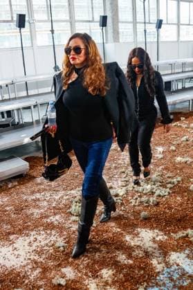 Font row du défilé BLUEMARBLE de la mode homme Printemps Été 2026 dans le cadre de la Fashion Week de Paris à la Sorbonne Tina Knowles et Angela Beyincé au font row du défilé BLUEMARBLE de la mode homme Printemps Été 2026 dans le cadre de la Fashion Week de Paris à la Sorbonne, à Paris, France, le 26 juin 2025 Christophe Clovis Bestimage Celebs attending the Bluemarble Menswear Spring Summer 2026 show as part of Paris Fashion Week on June 26, 2025 in Paris, France Paris France  Copyright: xChristophexClovisx xBestimagexChristophexClovisx xBestimagex