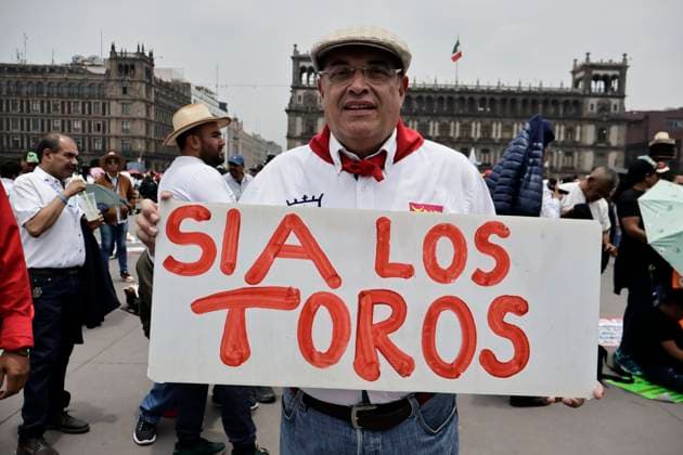 June 26, 2025, Mexico, Cdmx, Mexico: Protesters in favor of bullfighting, rodeos, and cockfights demonstrate in Mexico City s ZoÂ³calo to demand that the traditions of these activities be kept alive. They mention that thousands of families make a living raising farm animals for these activities, which are part of the country s history and traditions. Despite laws protecting the lives and rights of animals from abuse, they reject any initiative by pro-animal activists to prohibit these spectacles, which provide entertainment for a certain segment of the population through animal suffering and torture for financial gain. Mexico Mexico - ZUMAp204 20250626_zip_p204_002 Copyright: xJosuexPerezx