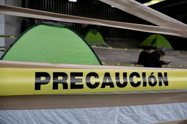 Mexiko, Proteste vor Forensischem Istitut, INCIFO, in Mexiko-Stadt June 26, 2025, Mexico, Cdmx, Mexico: The Mexico City Institute of Forensic Sciences (INCIFO) is the institution responsible for receiving people who die from accidents, murders, or various situations or crimes under investigation. There are currently complaints about the mistreatment of bodies arriving at this facility. In addition, the entire Mexico City judicial system is on strike demanding better working conditions and a pay raise. Mexico Mexico - ZUMAp204 20250626_zip_p204_034 Copyright: xJosuexPerezx