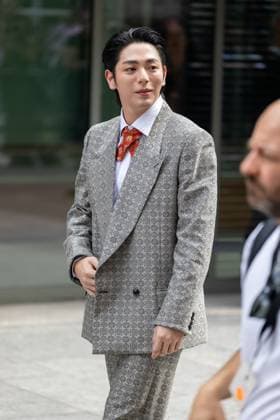 Celebrities at Amiri Men Ready to Wear Spring Summer 2026 Collection fashion show, during Paris Fashion Week PFW Uppoompat Poompat Iam samang Celebrities at Amiri Men Ready to Wear Spring Summer 2026 Collection fashion show, during Paris Fashion Week on june 26th 2025 Thibault Duboucher Bestimage Celebrities at Amiri Men Ready to Wear Spring Summer 2026 Collection fashion show, during Paris Fashion Week on june 26th 2025  Copyright: xThibaultxDuboucherx xBestimagexThibaultxDuboucherx xBestimagex