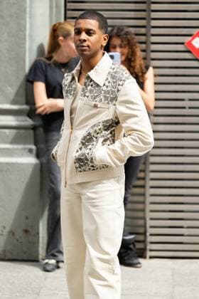 Celebrities at Amiri Mens Ready to Wear Spring Summer 2026 Collection fashion show, during Paris Fashion Week PFW Brett Gray Celebrities at Amiri Mens Ready to Wear Spring Summer 2026 Collection fashion show, during Paris Fashion Week on june 26th 2025 Thibault Duboucher Bestimage Celebrities at Amiri Mens Ready to Wear Spring Summer 2026 Collection fashion show, during Paris Fashion Week on june 26th 2025  Copyright: xThibaultxDuboucherx xBestimagexThibaultxDuboucherx xBestimagex