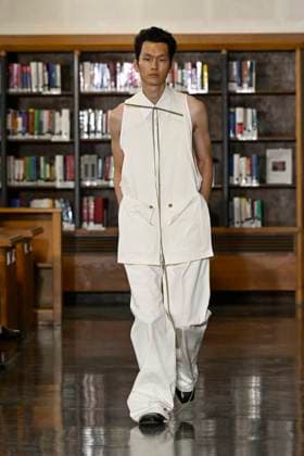 Défilé Sean Suen Collection Homme Prêt à Porter Printemps Eté 2026 lors de la Fashion Week de Paris PFW Défilé Sean Suen Collection Homme Prêt à Porter Printemps Eté 2026 lors de la Fashion Week de Paris, le 26 juin 2025 Sean Suen Fashion Show Men Ready to Wear Spring Summer 2026 Collection at Paris Fashion Week on june 26th 2025 Paris France  Copyright: xAgencex xBestimagexAgencex xBestimagex