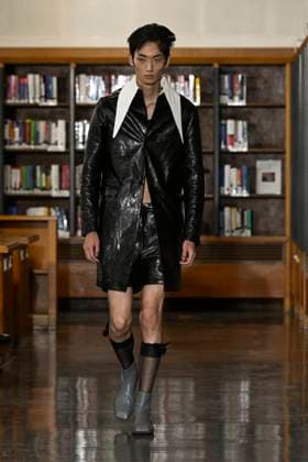 Défilé Sean Suen Collection Homme Prêt à Porter Printemps Eté 2026 lors de la Fashion Week de Paris PFW Défilé Sean Suen Collection Homme Prêt à Porter Printemps Eté 2026 lors de la Fashion Week de Paris, le 26 juin 2025 Sean Suen Fashion Show Men Ready to Wear Spring Summer 2026 Collection at Paris Fashion Week on june 26th 2025 Paris France  Copyright: xAgencex xBestimagexAgencex xBestimagex