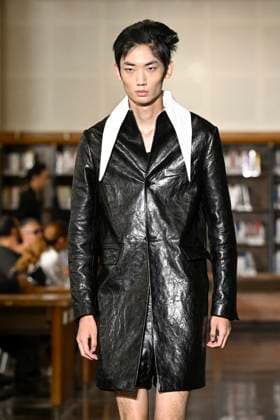 Défilé Sean Suen Collection Homme Prêt à Porter Printemps Eté 2026 lors de la Fashion Week de Paris PFW Défilé Sean Suen Collection Homme Prêt à Porter Printemps Eté 2026 lors de la Fashion Week de Paris, le 26 juin 2025 Sean Suen Fashion Show Men Ready to Wear Spring Summer 2026 Collection at Paris Fashion Week on june 26th 2025 Paris France  Copyright: xAgencex xBestimagexAgencex xBestimagex