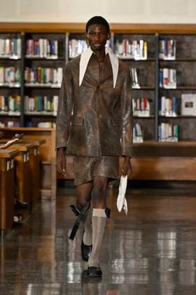 Défilé Sean Suen Collection Homme Prêt à Porter Printemps Eté 2026 lors de la Fashion Week de Paris PFW Défilé Sean Suen Collection Homme Prêt à Porter Printemps Eté 2026 lors de la Fashion Week de Paris, le 26 juin 2025 Sean Suen Fashion Show Men Ready to Wear Spring Summer 2026 Collection at Paris Fashion Week on june 26th 2025 Paris France  Copyright: xAgencex xBestimagexAgencex xBestimagex