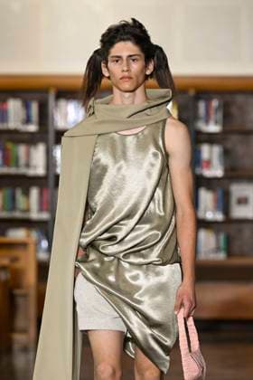 Défilé Sean Suen Collection Homme Prêt à Porter Printemps Eté 2026 lors de la Fashion Week de Paris PFW Défilé Sean Suen Collection Homme Prêt à Porter Printemps Eté 2026 lors de la Fashion Week de Paris, le 26 juin 2025 Sean Suen Fashion Show Men Ready to Wear Spring Summer 2026 Collection at Paris Fashion Week on june 26th 2025 Paris France  Copyright: xAgencex xBestimagexAgencex xBestimagex