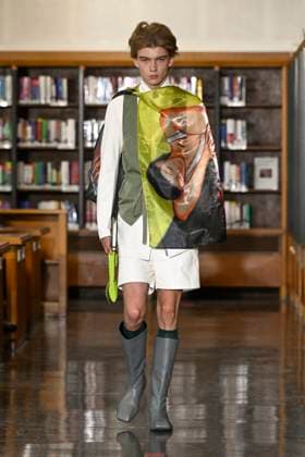 Défilé Sean Suen Collection Homme Prêt à Porter Printemps Eté 2026 lors de la Fashion Week de Paris PFW Défilé Sean Suen Collection Homme Prêt à Porter Printemps Eté 2026 lors de la Fashion Week de Paris, le 26 juin 2025 Sean Suen Fashion Show Men Ready to Wear Spring Summer 2026 Collection at Paris Fashion Week on june 26th 2025 Paris France  Copyright: xAgencex xBestimagexAgencex xBestimagex