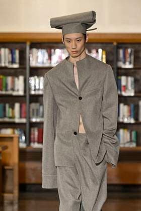 Défilé Sean Suen Collection Homme Prêt à Porter Printemps Eté 2026 lors de la Fashion Week de Paris PFW Défilé Sean Suen Collection Homme Prêt à Porter Printemps Eté 2026 lors de la Fashion Week de Paris, le 26 juin 2025 Sean Suen Fashion Show Men Ready to Wear Spring Summer 2026 Collection at Paris Fashion Week on june 26th 2025 Paris France  Copyright: xAgencex xBestimagexAgencex xBestimagex