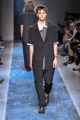 Yamamoto Fashion Show Mens Ready to Wear Spring Summer 2026 Collection at Paris Fashion Week PFW Yamamoto Fashion Show Mens Ready to Wear Spring Summer 2026 Collection at Paris Fashion Week on june 26th 2025 Yamamoto Fashion Show Mens Ready to Wear Spring Summer 2026 Collection at Paris Fashion Week on june 26th 2025 Paris France  Copyright: xAgencex xBestimagexAgencex xBestimagex