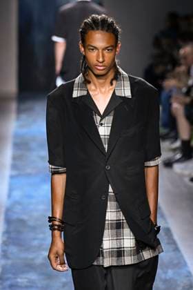 Yamamoto Fashion Show Mens Ready to Wear Spring Summer 2026 Collection at Paris Fashion Week PFW Yamamoto Fashion Show Mens Ready to Wear Spring Summer 2026 Collection at Paris Fashion Week on june 26th 2025 Yamamoto Fashion Show Mens Ready to Wear Spring Summer 2026 Collection at Paris Fashion Week on june 26th 2025 Paris France  Copyright: xAgencex xBestimagexAgencex xBestimagex