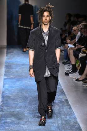 Yamamoto Fashion Show Mens Ready to Wear Spring Summer 2026 Collection at Paris Fashion Week PFW Yamamoto Fashion Show Mens Ready to Wear Spring Summer 2026 Collection at Paris Fashion Week on june 26th 2025 Yamamoto Fashion Show Mens Ready to Wear Spring Summer 2026 Collection at Paris Fashion Week on june 26th 2025 Paris France  Copyright: xAgencex xBestimagexAgencex xBestimagex