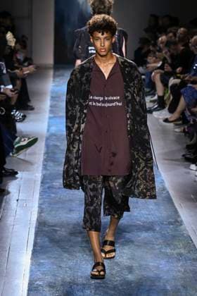 Yamamoto Fashion Show Mens Ready to Wear Spring Summer 2026 Collection at Paris Fashion Week PFW Yamamoto Fashion Show Mens Ready to Wear Spring Summer 2026 Collection at Paris Fashion Week on june 26th 2025 Yamamoto Fashion Show Mens Ready to Wear Spring Summer 2026 Collection at Paris Fashion Week on june 26th 2025 Paris France  Copyright: xAgencex xBestimagexAgencex xBestimagex
