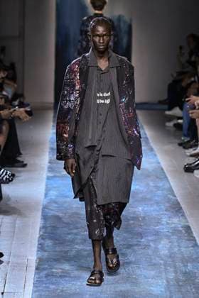 Yamamoto Fashion Show Mens Ready to Wear Spring Summer 2026 Collection at Paris Fashion Week PFW Yamamoto Fashion Show Mens Ready to Wear Spring Summer 2026 Collection at Paris Fashion Week on june 26th 2025 Yamamoto Fashion Show Mens Ready to Wear Spring Summer 2026 Collection at Paris Fashion Week on june 26th 2025 Paris France  Copyright: xAgencex xBestimagexAgencex xBestimagex