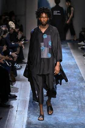 Yamamoto Fashion Show Mens Ready to Wear Spring Summer 2026 Collection at Paris Fashion Week PFW Yamamoto Fashion Show Mens Ready to Wear Spring Summer 2026 Collection at Paris Fashion Week on june 26th 2025 Yamamoto Fashion Show Mens Ready to Wear Spring Summer 2026 Collection at Paris Fashion Week on june 26th 2025 Paris France  Copyright: xAgencex xBestimagexAgencex xBestimagex