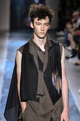 Yamamoto Fashion Show Mens Ready to Wear Spring Summer 2026 Collection at Paris Fashion Week PFW Yamamoto Fashion Show Mens Ready to Wear Spring Summer 2026 Collection at Paris Fashion Week on june 26th 2025 Yamamoto Fashion Show Mens Ready to Wear Spring Summer 2026 Collection at Paris Fashion Week on june 26th 2025 Paris France  Copyright: xAgencex xBestimagexAgencex xBestimagex