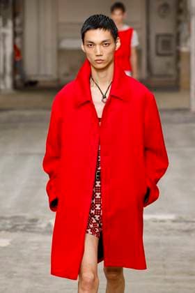 Défilé Dries Van Noten Collection Homme Prêt à Porter Printemps Eté 2026 lors de la Fashion Week de Paris PFW Défilé Dries Van Noten Collection Homme Prêt à Porter Printemps Eté 2026 lors de la Fashion Week de Paris, le 26 juin 2025 Dries Van Noten Fashion Show Men Ready to Wear Spring Summer 2026 Collection at Paris Fashion Week on june 26th 2025 Paris France  Copyright: xAgencex xBestimagexAgencex xBestimagex