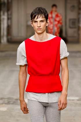 Défilé Dries Van Noten Collection Homme Prêt à Porter Printemps Eté 2026 lors de la Fashion Week de Paris PFW Défilé Dries Van Noten Collection Homme Prêt à Porter Printemps Eté 2026 lors de la Fashion Week de Paris, le 26 juin 2025 Dries Van Noten Fashion Show Men Ready to Wear Spring Summer 2026 Collection at Paris Fashion Week on june 26th 2025 Paris France  Copyright: xAgencex xBestimagexAgencex xBestimagex