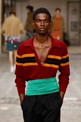 Défilé Dries Van Noten Collection Homme Prêt à Porter Printemps Eté 2026 lors de la Fashion Week de Paris PFW Défilé Dries Van Noten Collection Homme Prêt à Porter Printemps Eté 2026 lors de la Fashion Week de Paris, le 26 juin 2025 Dries Van Noten Fashion Show Men Ready to Wear Spring Summer 2026 Collection at Paris Fashion Week on june 26th 2025 Paris France  Copyright: xAgencex xBestimagexAgencex xBestimagex