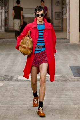 Défilé Dries Van Noten Collection Homme Prêt à Porter Printemps Eté 2026 lors de la Fashion Week de Paris PFW Défilé Dries Van Noten Collection Homme Prêt à Porter Printemps Eté 2026 lors de la Fashion Week de Paris, le 26 juin 2025 Dries Van Noten Fashion Show Men Ready to Wear Spring Summer 2026 Collection at Paris Fashion Week on june 26th 2025 Paris France  Copyright: xAgencex xBestimagexAgencex xBestimagex