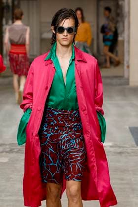 Défilé Dries Van Noten Collection Homme Prêt à Porter Printemps Eté 2026 lors de la Fashion Week de Paris PFW Défilé Dries Van Noten Collection Homme Prêt à Porter Printemps Eté 2026 lors de la Fashion Week de Paris, le 26 juin 2025 Dries Van Noten Fashion Show Men Ready to Wear Spring Summer 2026 Collection at Paris Fashion Week on june 26th 2025 Paris France  Copyright: xAgencex xBestimagexAgencex xBestimagex