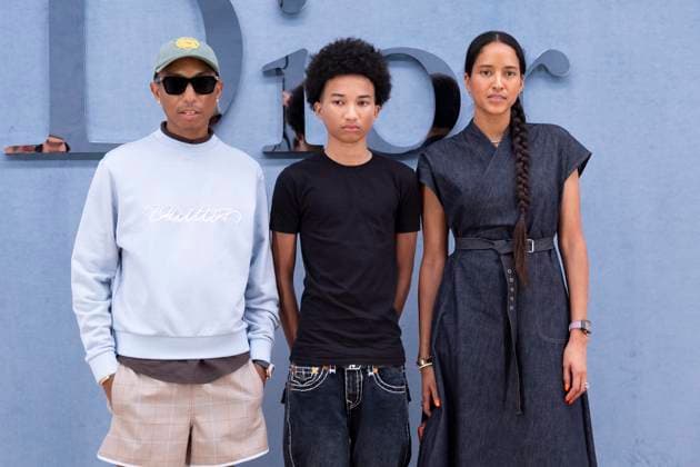 Photocall at the DIOR Menswear Spring Summer 2026 show as part of Paris Fashion Week at the Hôtel National des Invalides, Place Vauban Pharrell Williams between his son Rocket Williams and his wife Helen Lasichanh at the photocall at the DIOR Menswear Spring Summer 2026 show as part of Paris Fashion Week at the Hôtel National des Invalides, Place Vauban, Paris, France, June 27, 2025 Olivier Borde Bestimage Celebs attend the Dior Homme Menswear Spring Summer 2026 show as part of Paris Fashion Week on June 27, 2025 in Paris, France Paris France  Copyright: xOLIVIERxBORDEx xBESTIMAGExOLIVIERxBORDEx xBESTIMAGEx